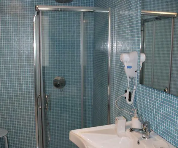 ベッド・アンド・ブレックファスト Gymnasium 3*