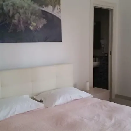Gymnasium Bed & Breakfast 3*